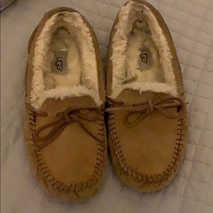 Ugg Dakota moccasins
